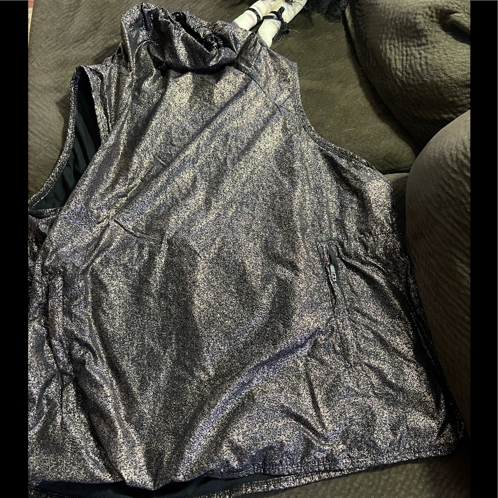 WEEKEND SALE! Fabletics work out top. Bronze & black.